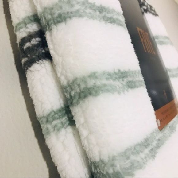 Frye Reversible Tribal Boho Plush Sherpa Comfy Cozy Throw 50 x 60 NWT - Picture 5 of 5